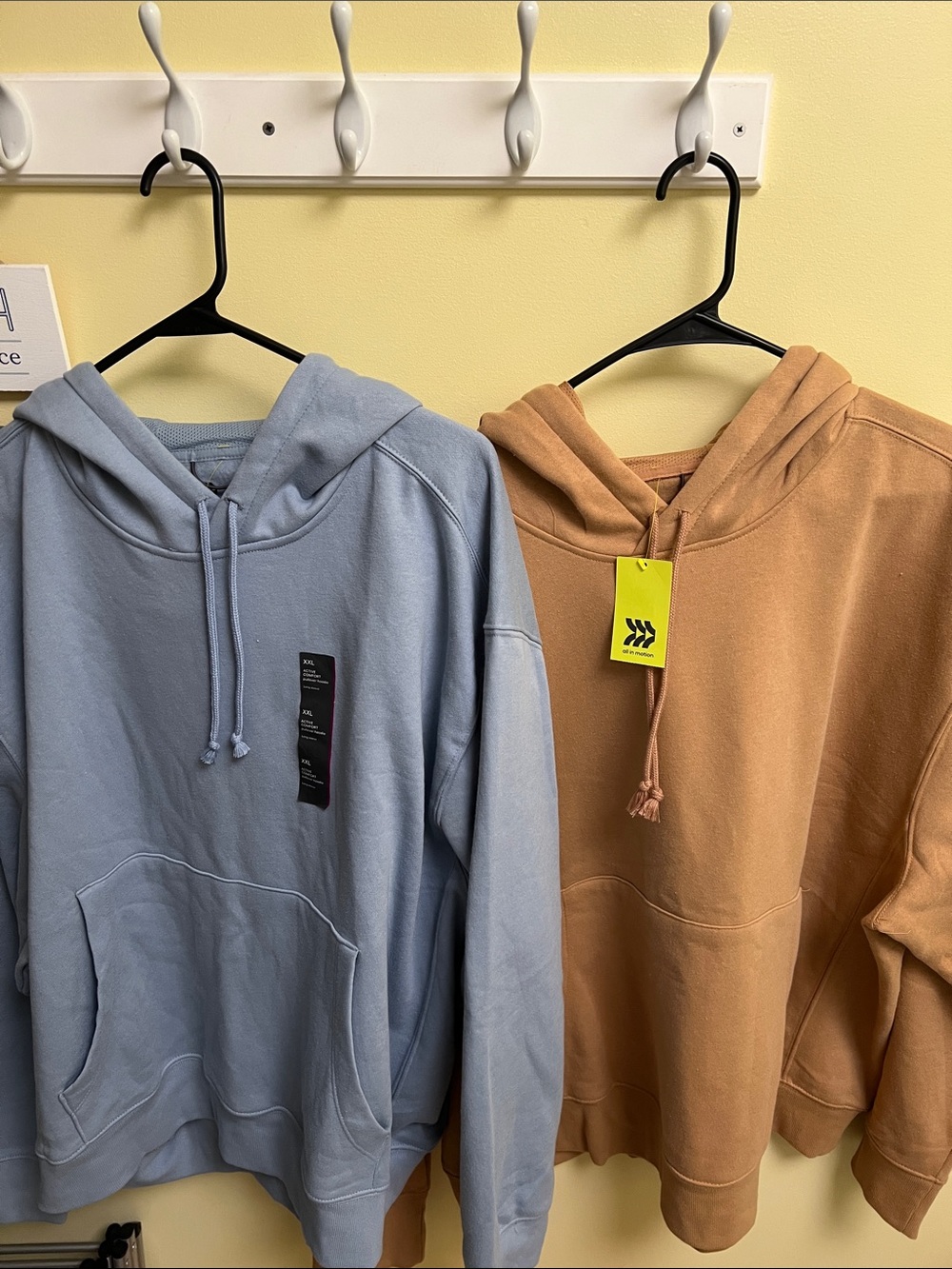 2- XXL, all in motion Pullover Hoodies in Light Blue and Camel